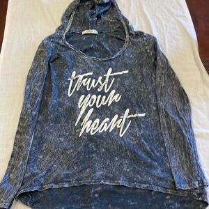 B14 Graphic hoodie Gaze USA ‘Trus your Heart’ SZ small